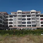Chateau Del Mar C31a Sunny Apartment