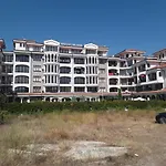 Chateau Del Mar C31a Sunny Apartment *